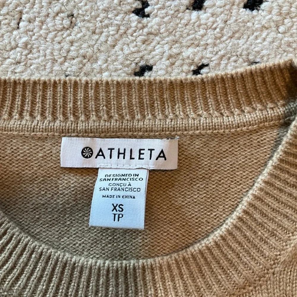 Athleta Alpine Crewneck tan cropped Sweater, XS - Picture 5 of 7